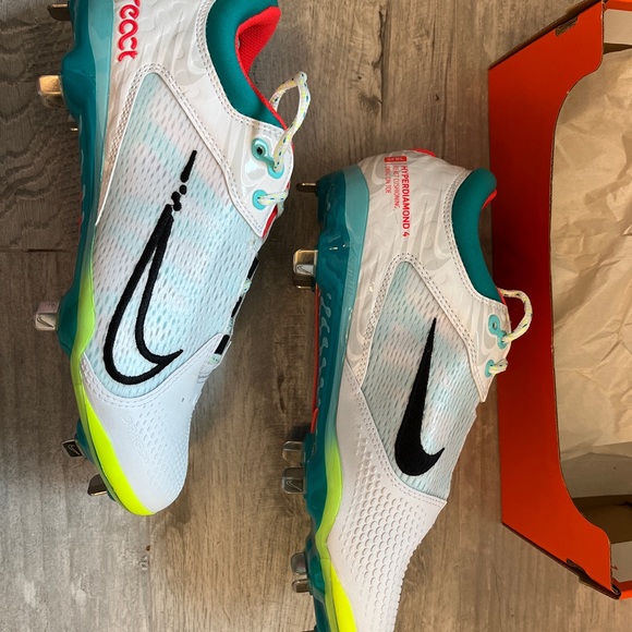 Nike Hyperdiamond 4 Elite Women's Softball Cleats 8.5 - Picture 3 of 7